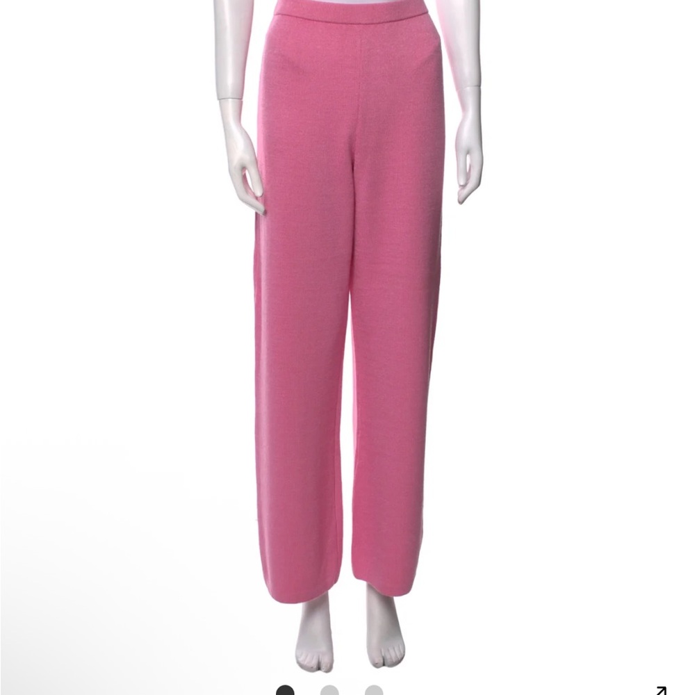 St. John Collection Wool Wide Leg Pants
Pink
High-Rise
Elasticized Waist